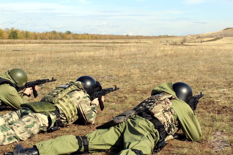 Снайперы спецпозразделений Росгвардии в ходе учебных занятий поразили все цели