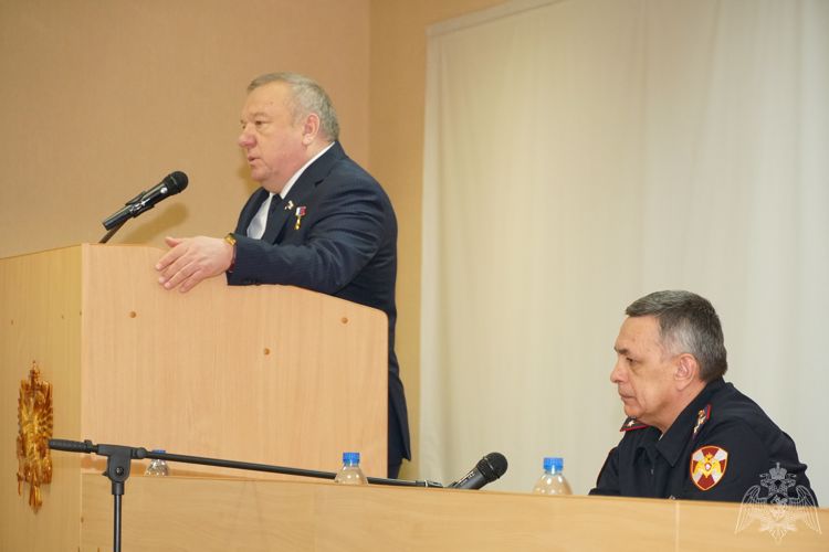 В Оренбурге Владимир Шаманов посетил ОМОН Управления Росгвардии региона