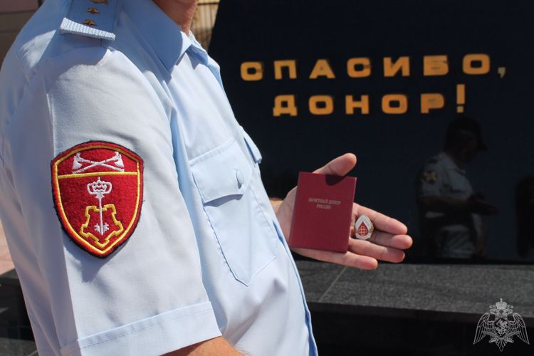 Оренбургские росгвардейцы рассказали жителям и гостям областного центра о новой достопримечательности города