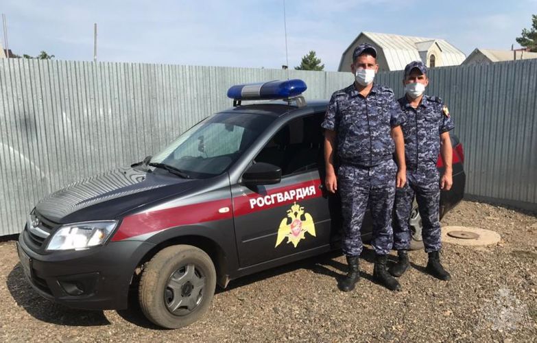 В Оренбуржье сотрудники Росгвардии оказали помощь обеспокоенной женщине