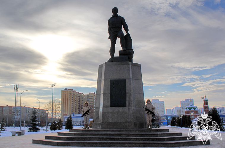 В Оренбуржье росгвардейцы приняли участие в городских мероприятиях, посвященных Дню Героев Отечества