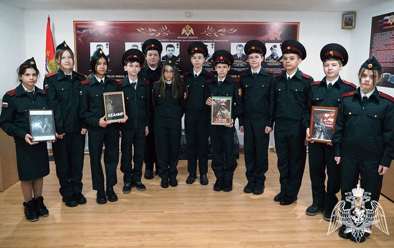 Оренбургские кадеты Росгвардии присоединились к акции «Своих не бросаем»
