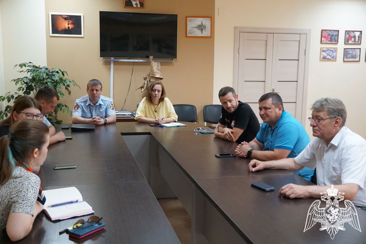 Представители Росгвардии приняли участие в заседании круглого стола по вопросам взаимодействии правоохранительных и общественных структур и профилактике экстремизма