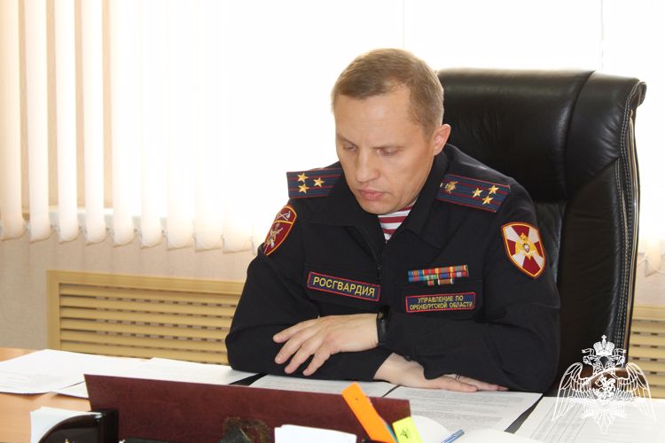 В Оренбурге начальник Центра лицензионно-разрешительной работы Росгвардии региона ответил на вопросы граждан