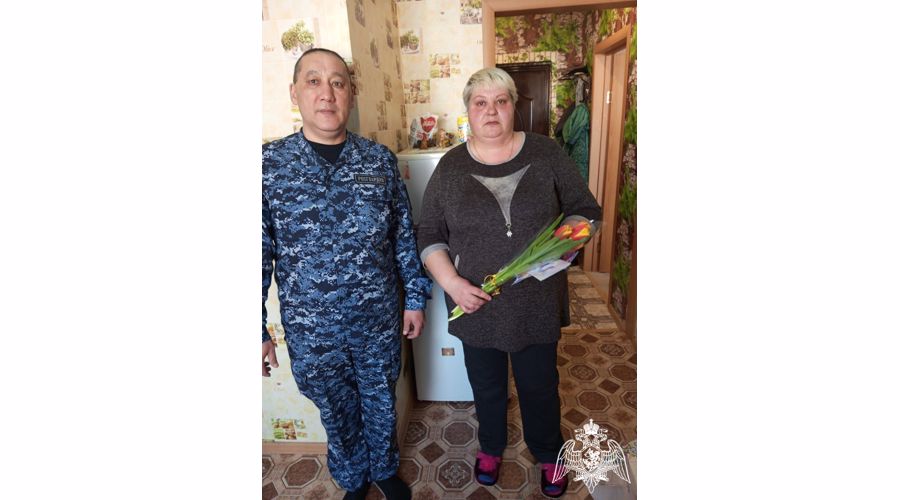 В Оренбуржье росгвардейцы навестили вдов и матерей военнослужащих и сотрудников погибших при исполнении служебного долга