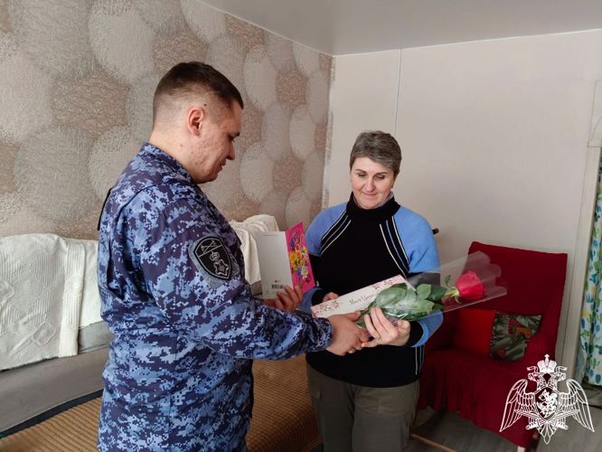 В Оренбуржье росгвардейцы навестили вдов и матерей военнослужащих и сотрудников погибших при исполнении служебного долга 