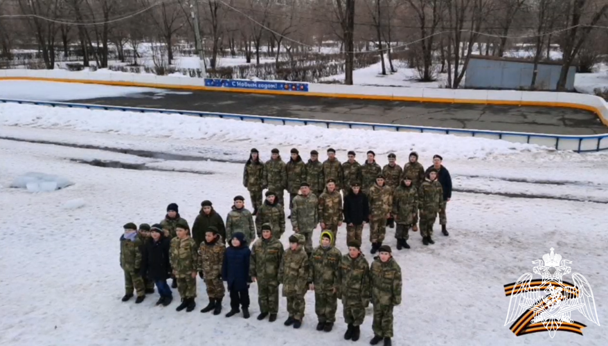Оренбургские кадеты поздравили сотрудников и военнослужащих ведомства с профессиональным праздником