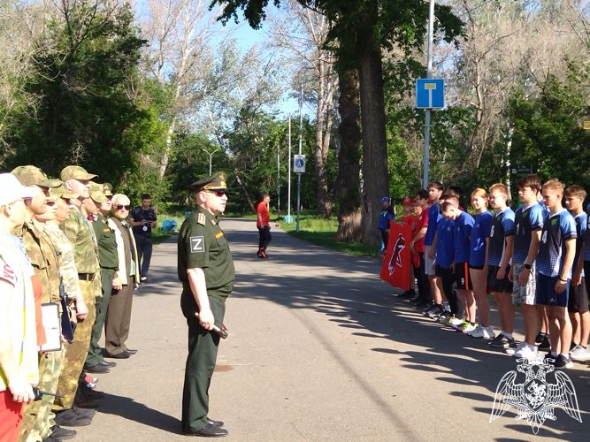 В Оренбурге Росгвардия и общественная организация «Офицеры России» провели военизированную эстафету для учащейся молодежи