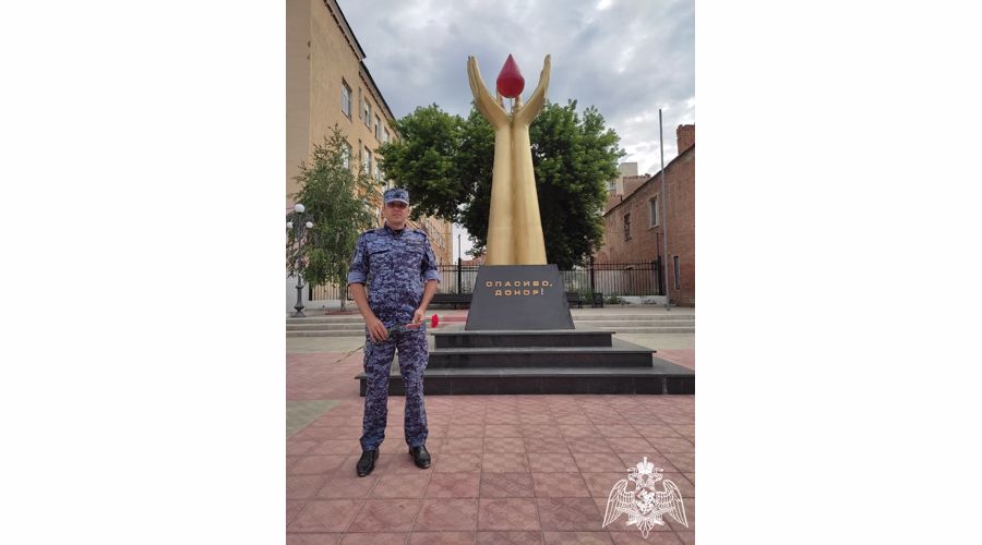Спасти чью-то жизнь: росгвардейцы из Оренбурга сдали кровь в честь Всемирного Дня донора