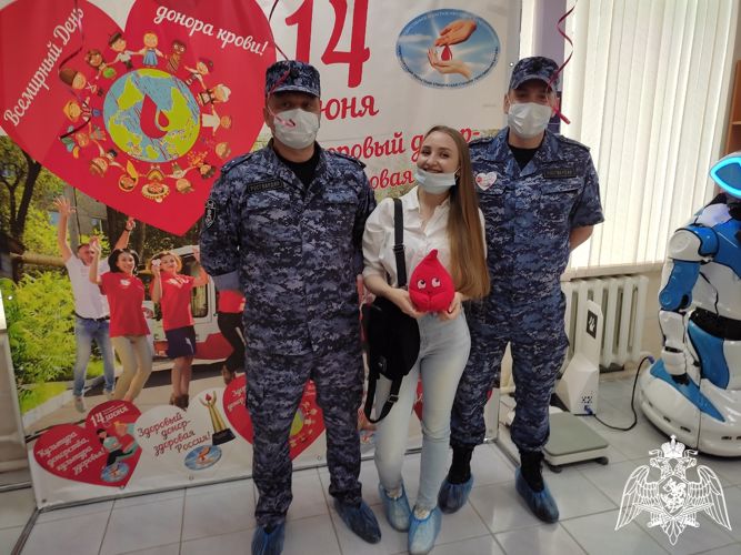 Спасти чью-то жизнь: росгвардейцы из Оренбурга сдали кровь в честь Всемирного Дня донора