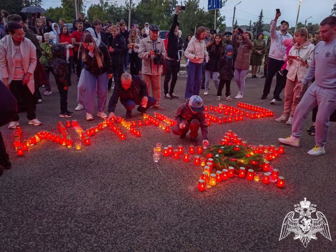 В Оренбуржье сотрудники Росгвардии приняли участие во Всероссийской мемориальной акции «Свеча памяти»