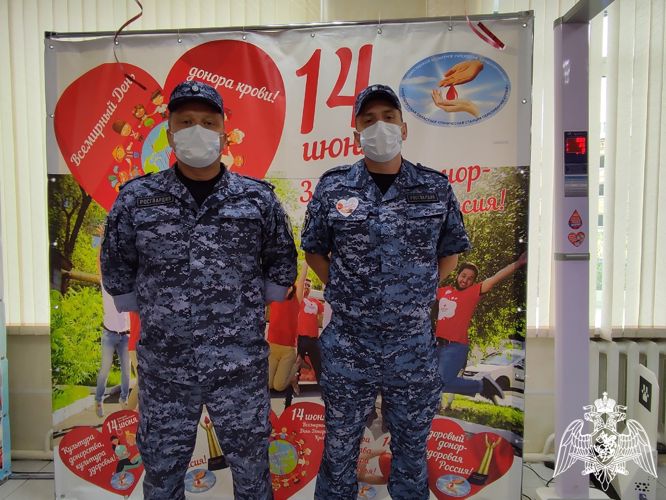 Спасти чью-то жизнь: росгвардейцы из Оренбурга сдали кровь в честь Всемирного Дня донора