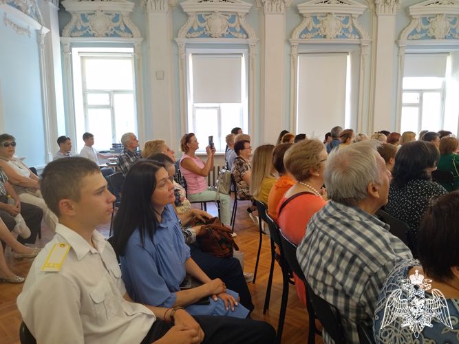 Оренбургские росгвардейцы накануне Дня России посетили праздничный концерт