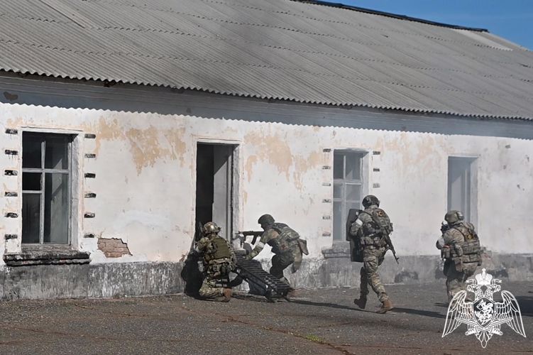 Сотрудники Росгвардии приняли участие в антитеррористическом учении в Оренбургской области