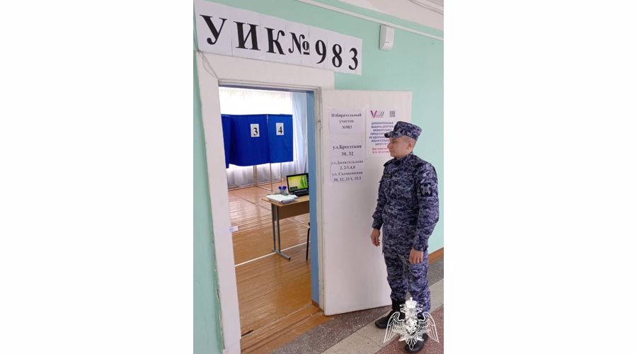 В Оренбуржье сотрудники Росгвардии приняли участие в охране общественного порядка и безопасности в ходе Единого дня голосования