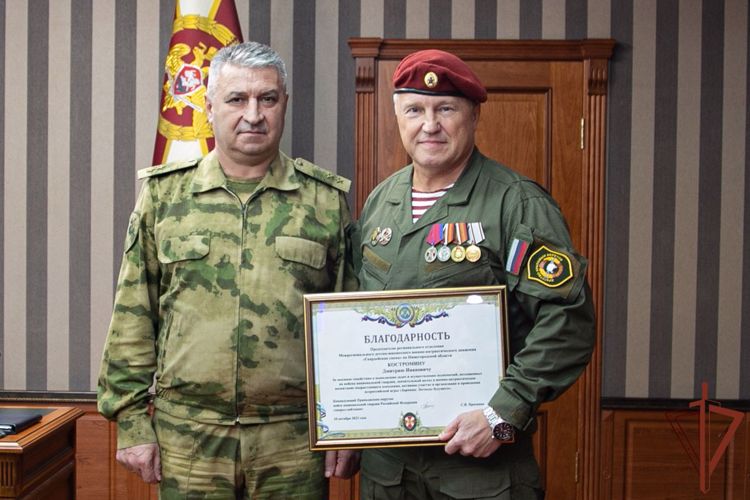 КОМАНДУЮЩИЙ ПРИВОЛЖСКИМ ОКРУГОМ РОСГВАРДИИ ВСТРЕТИЛСЯ С РУКОВОДИТЕЛЕМ «ГВАРДЕЙСКОЙ СМЕНЫ»