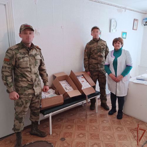 РОСГВАРДЕЙЦЫ ПРОВЕЛИ БЛАГОТВОРИТЕЛЬНУЮ АКЦИЮ ДЛЯ СЕЛЬСКИХ ЖИТЕЛЕЙ В ДНР