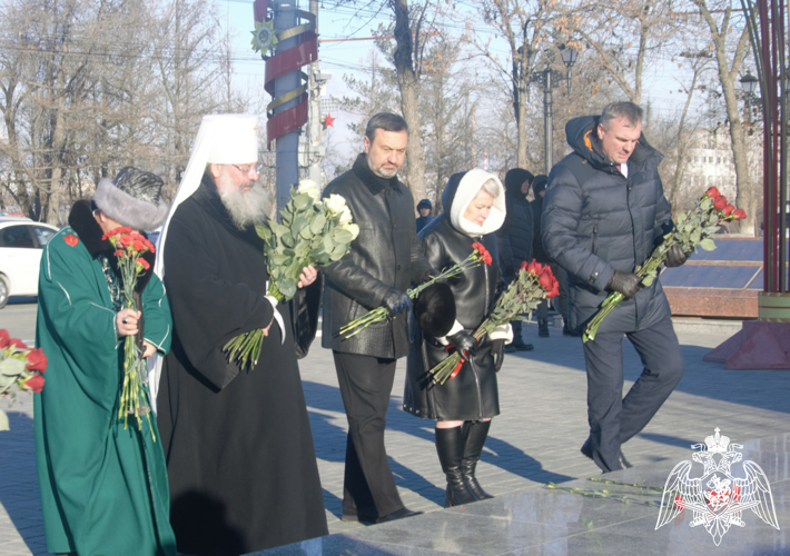 В День Героев Отечества росгвардейцы возложили цветы к мемориалу «Вечный огонь»