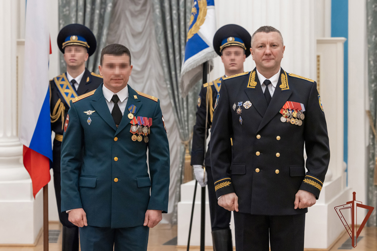В КРЕМЛЕ ВРУЧИЛИ ГОСУДАРСТВЕННЫЕ И ВЕДОМСТВЕННЫЕ НАГРАДЫ ВОЕННОСЛУЖАЩИМ РОСГВАРДИИ И СОТРУДНИКАМ ФСО РОССИИ