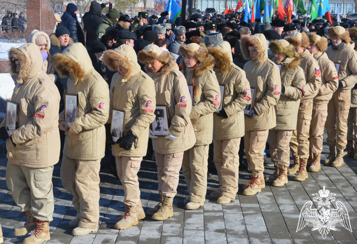 В ОРЕНБУРГЕ РОСГВАРДЕЙЦЫ ПОЧТИЛИ ПОДВИГ ВОИНОВ-ИНТЕРНАЦИОНАЛИСТОВ