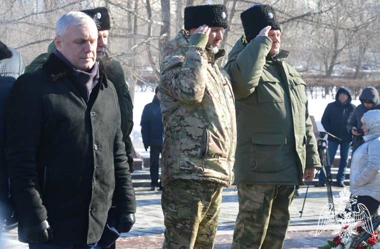 В ОРЕНБУРГЕ РОСГВАРДЕЙЦЫ ПОЧТИЛИ ПОДВИГ ВОИНОВ-ИНТЕРНАЦИОНАЛИСТОВ