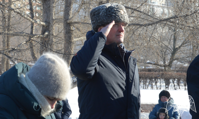 В ОРЕНБУРГЕ РОСГВАРДЕЙЦЫ ПОЧТИЛИ ПОДВИГ ВОИНОВ-ИНТЕРНАЦИОНАЛИСТОВ