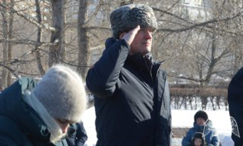В ОРЕНБУРГЕ РОСГВАРДЕЙЦЫ ПОЧТИЛИ ПОДВИГ ВОИНОВ-ИНТЕРНАЦИОНАЛИСТОВ
