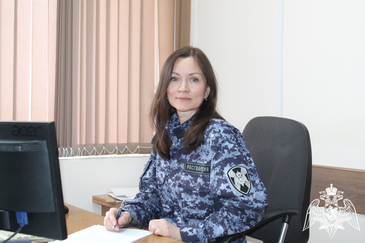 Женщина на службе в Росгвардии