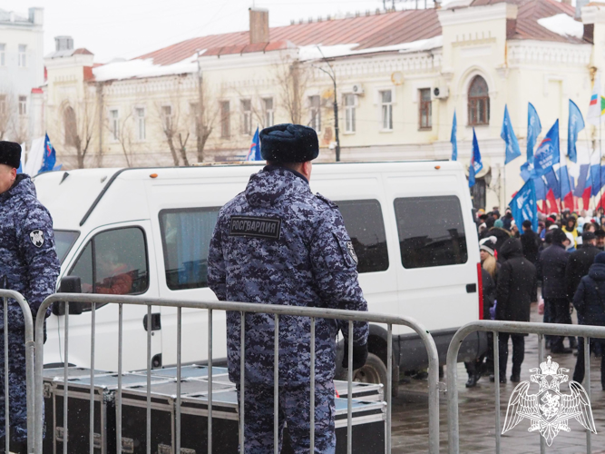 Росгвардия обеспечила безопасность проведения митинг-концерта в Оренбурге в день воссоединения Крыма с Россией