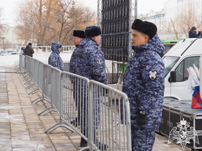 Росгвардия обеспечила безопасность проведения митинг-концерта в Оренбурге в день воссоединения Крыма с Россией