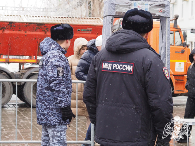 Росгвардия обеспечила безопасность проведения митинг-концерта в Оренбурге в день воссоединения Крыма с Россией