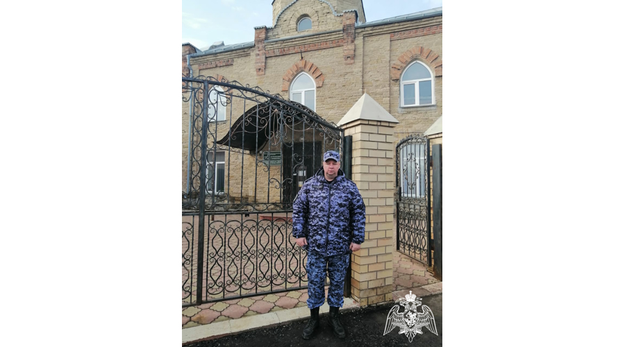 Росгвардейцы обеспечили охрану общественного порядка при проведении мусульманского праздника Ураза-Байрам