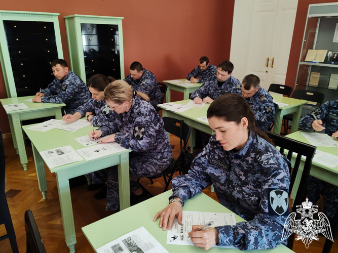 Росгвардейцы в Оренбурге написали «Диктант Победы»