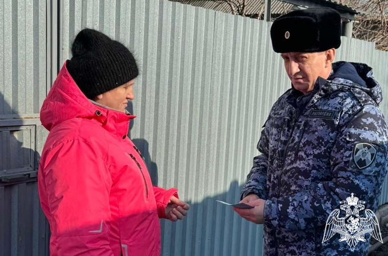 В Оренбургской области  росгвардейцы провели акцию «Безопасный дом, подъезд, квартира»