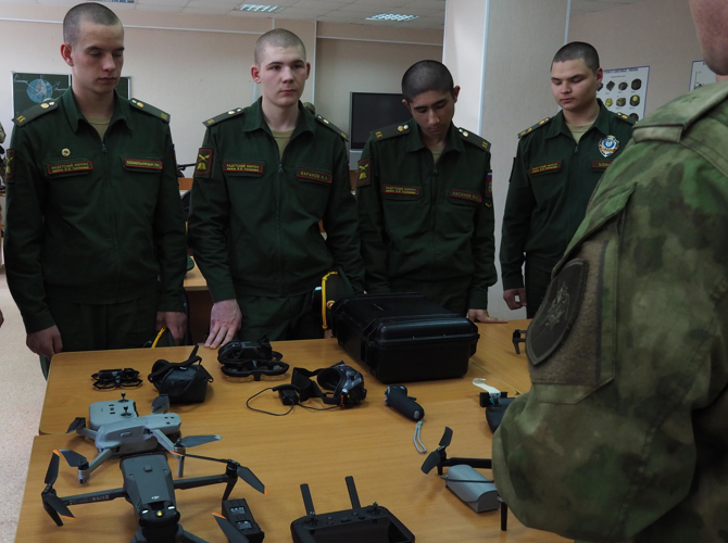 Сотрудники ОМОН «Кобра» провели день открытых дверей для воспитанников кадетской школы-интерната имени И.И. Неплюева