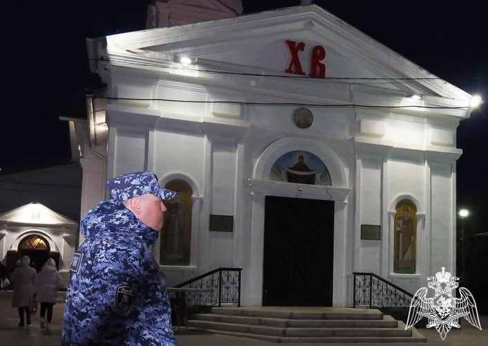 Росгвардия в Оренбургской области обеспечила безопасность празднования православной Пасхи