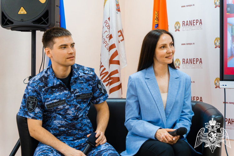 Офицер Росгвардии выступил на практическом занятии Российского общества «Знание»