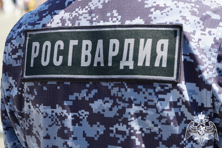 Росгвардейцы задержали 35-летнего гражданина, открыто похитившего товар на сумму 6000 рублей