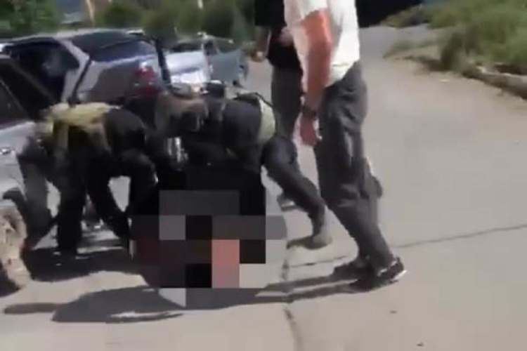 Сотрудниками полиции и Росгвардии в Новотроицке задержан мужчина, у которого изъят незаконно хранящийся пистолет