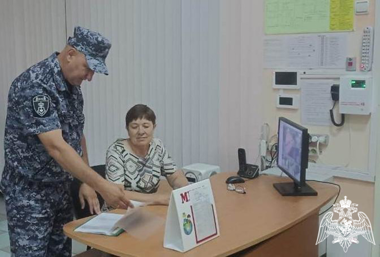 Росгвардейцы провели проверку образовательных учреждений на предмет антитеррористической защищенности