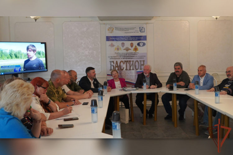В СОЮЗЕ ЖУРНАЛИСТОВ МОСКВЫ ОТМЕТИЛИ ВКЛАД РОСГВАРДИИ В ПОДГОТОВКУ ЖУРНАЛИСТОВ К РАБОТЕ В ОПАСНЫХ УСЛОВИЯХ