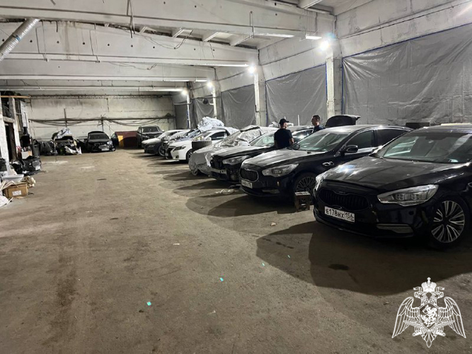 ПРИ СИЛОВОЙ ПОДДЕРЖКЕ СОТРУДНИКОВ СОБР РОСГВАРДИИ В ОРЕНБУРГЕ ЗАДЕРЖАНЫ ПОДОЗРЕВАЕМЫЕ В МОШЕННИЧЕСТВЕ
