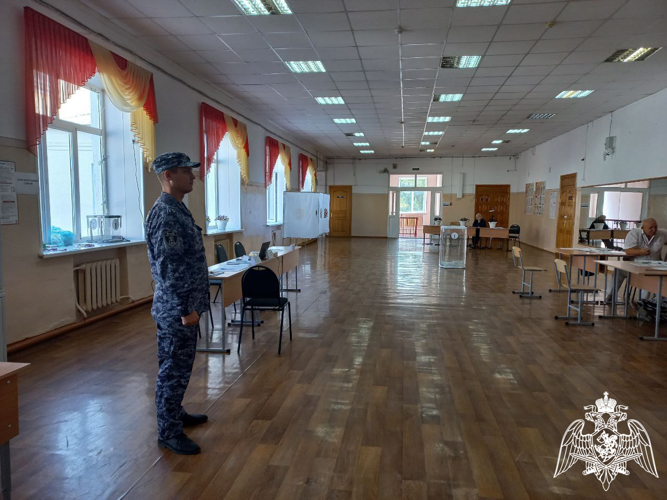 Росгвардия обеспечила безопасность единого дня голосования в Оренбургской области