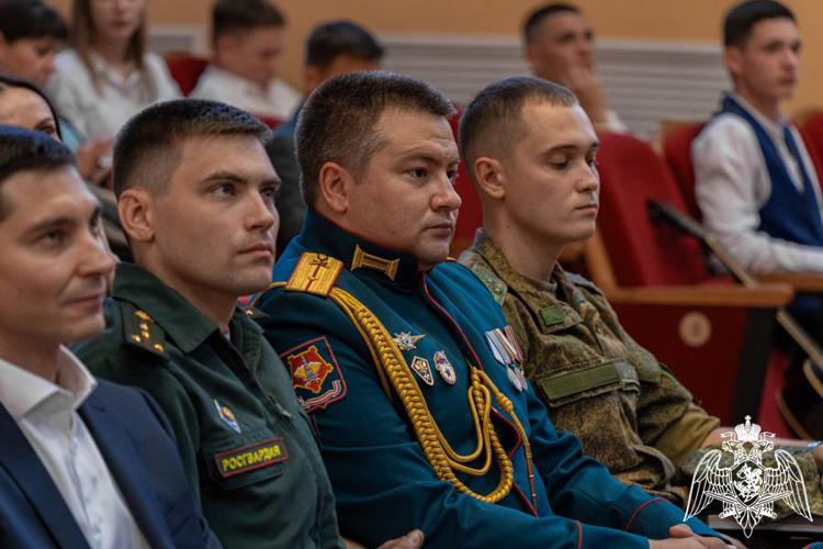 Росгвардейцы приняли участие в форуме памяти и единства «Это забыть нельзя…»