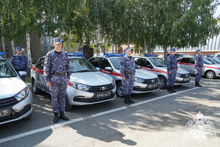 В Оренбуржье на стражу общественного порядка заступили новые служебные автомобили Росгвардии