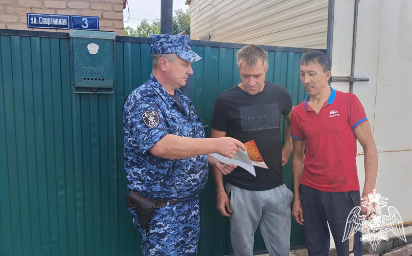 Росгвардейцы проводят акцию «Безопасный дом, подъезд, квартира»
