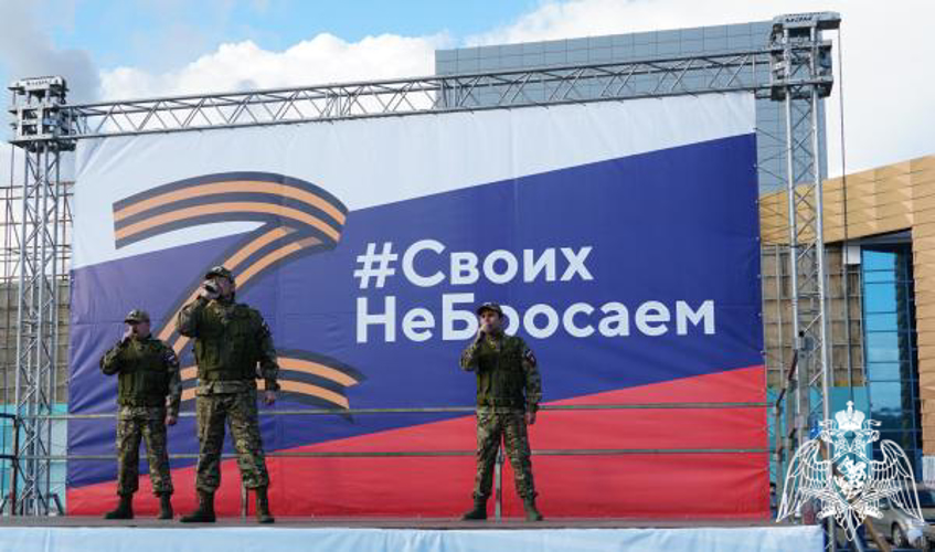 В Оренбурге росгвардейцы приняли участие в открытии выставки трофейной техники «Сила V правде - гордость и Победа»