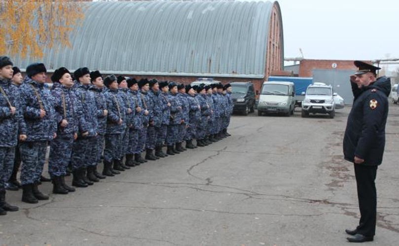 В Оренбурге начальник Управления вневедомственной охраны Росгвардии поздравил личный состав с профессиональным праздником