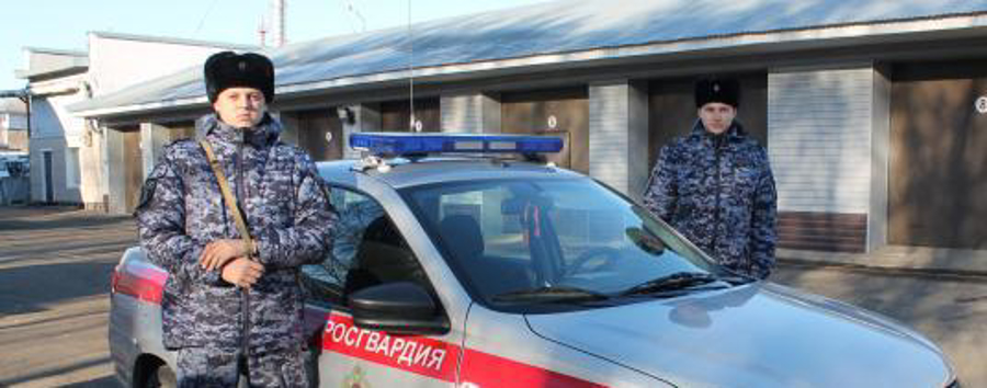 Росгвардейцы задержали жителей Оренбурга, подозреваемых в нападении на женщину