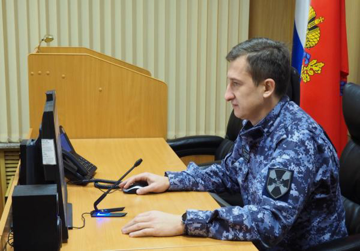 В Оренбурге росгвардейцы приняли участие в правовом диктанте